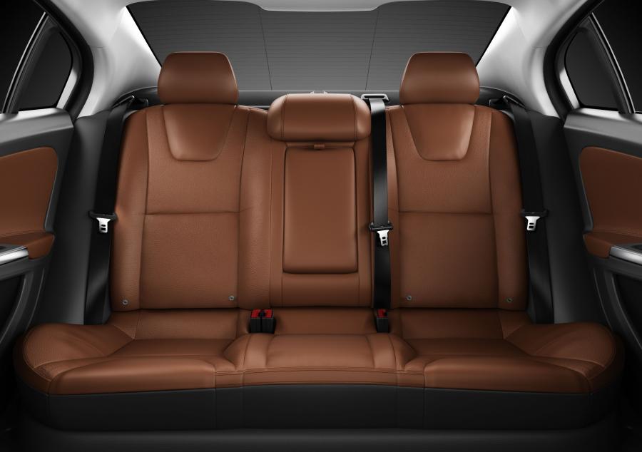  Volvo S60 2010 года  (фото 29 из 226)